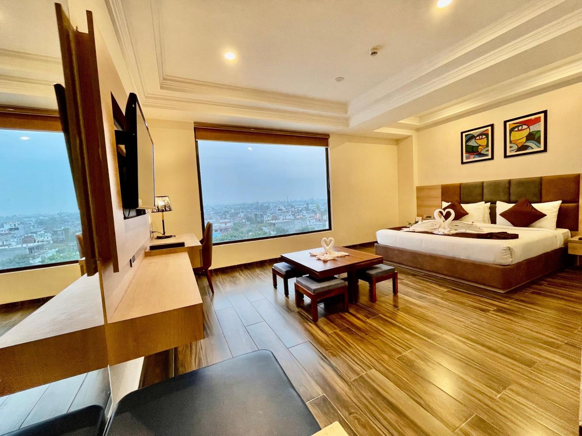The Elite Lucknow Convention Hotel Eksteriør billede